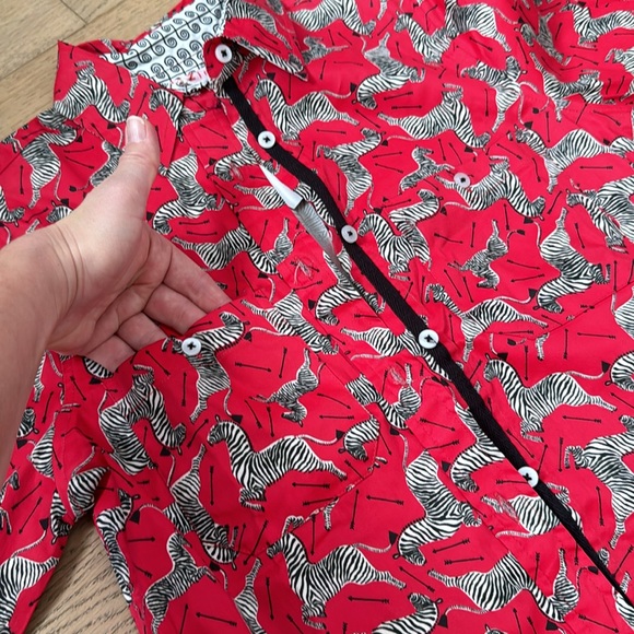 NWT Tizzie red with zebras button down blouse, Sz XS - Picture 13 of 14
